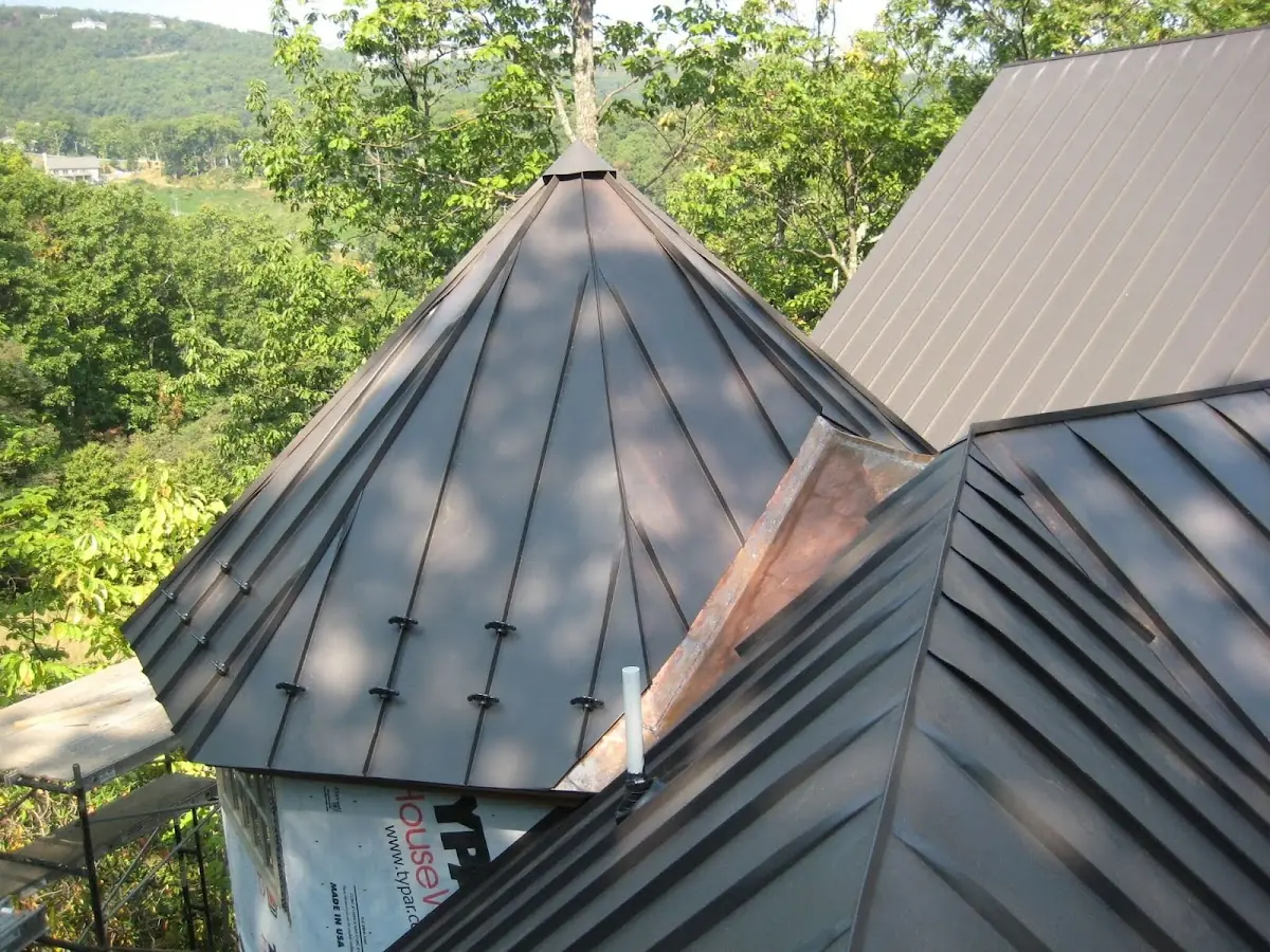 Professional Shingle Replacement & Repair by Craftsman Roofing in Poquott